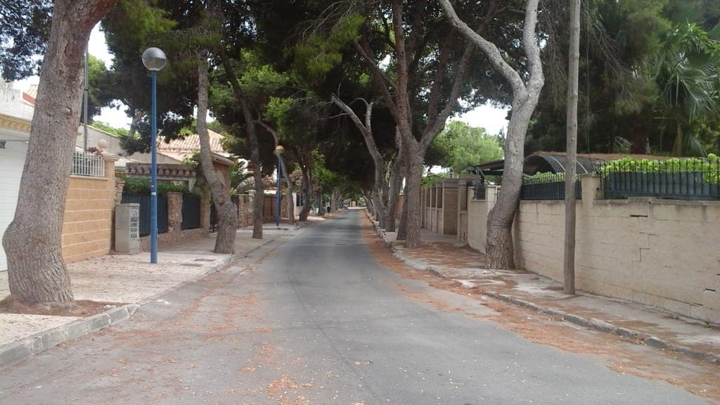 Holiday Home Torre De Pisa Torrevieja Bagian luar foto