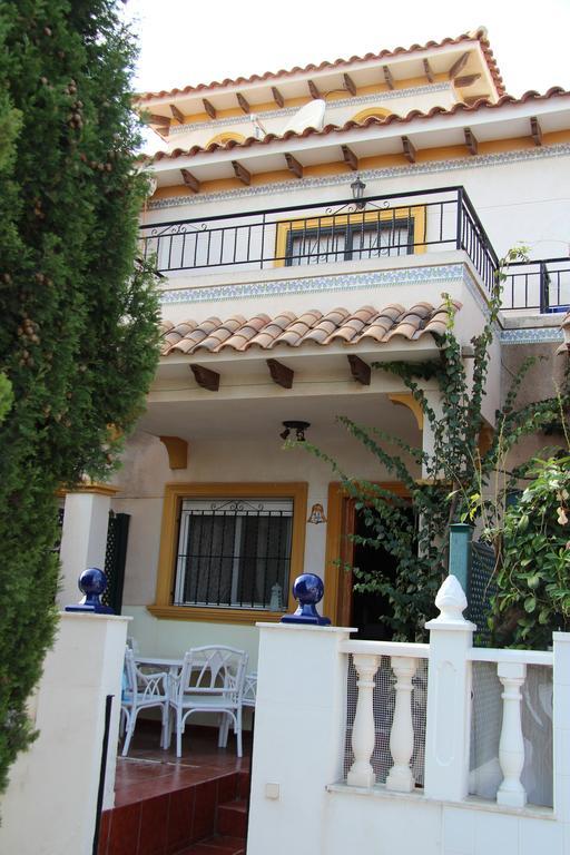 Holiday Home Torre De Pisa Torrevieja Ruang foto